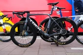 New Bikes, Tubular Glue on Tubeless Tires, Aero Socks, and More Tour of Flanders Tech