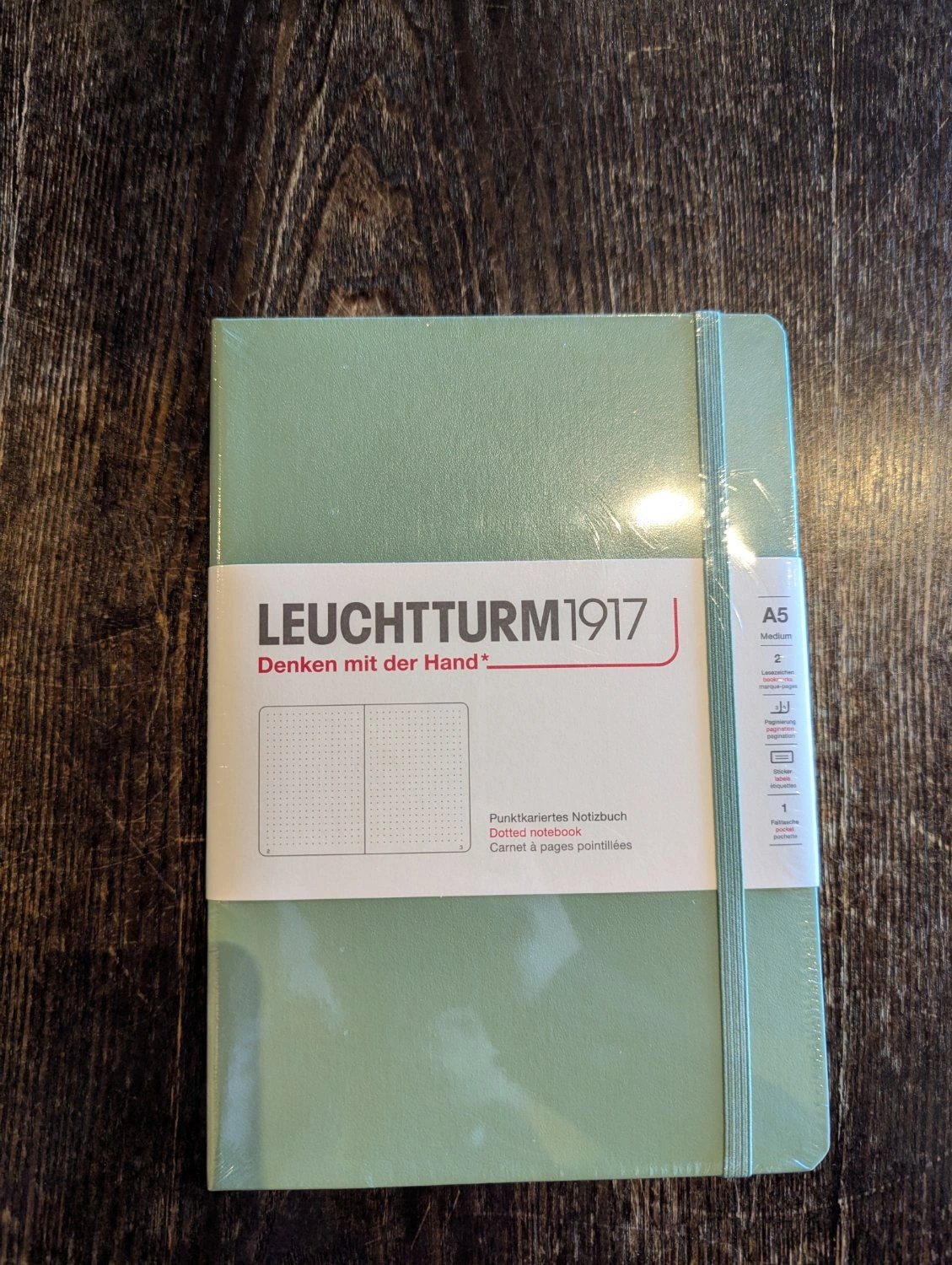 A light green A5 leuchtturm
